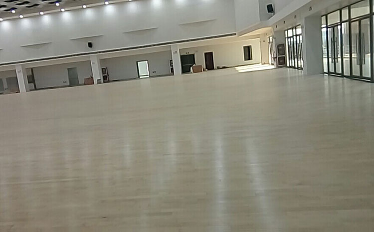 劇院舞臺木地板在干凈調(diào)養(yǎng)時要注重甚么？