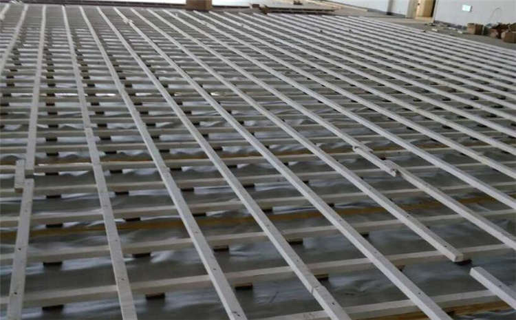 學(xué)校體育運動地板怎么翻新