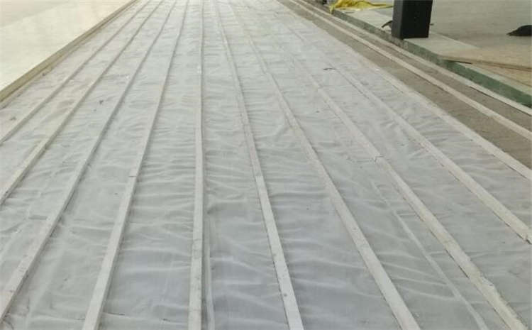 22厚體育館實(shí)木地板怎么保養(yǎng)？