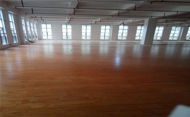 20厚實(shí)木運(yùn)動(dòng)地板批發(fā)