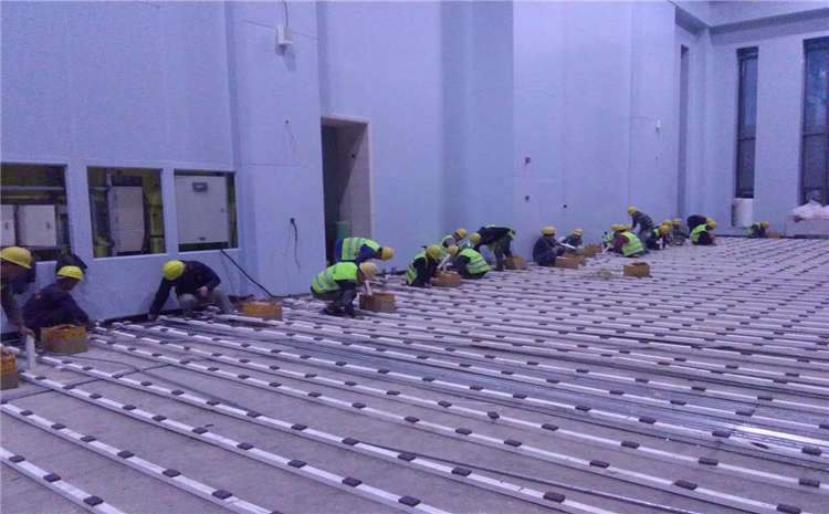 籃球場(chǎng)木地板怎么翻新？