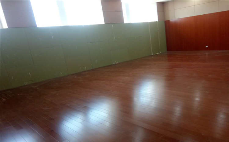 指接板運(yùn)動(dòng)籃球地板多少錢一平米？