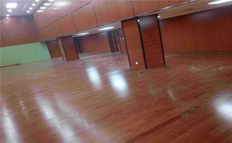 專用體育場木地板公司