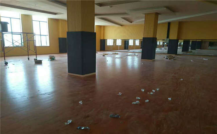 橡膠木風(fēng)雨操場(chǎng)運(yùn)動(dòng)地板主輔龍骨結(jié)構(gòu)