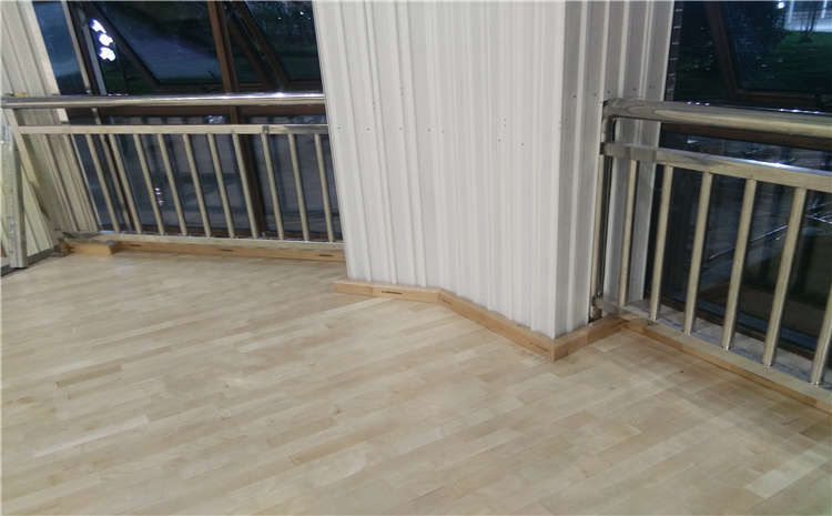 籃球木地板吱吱聲的原因及防治措施