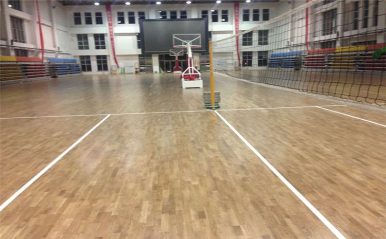 籃球木地板后期的維護(hù)保養(yǎng)
