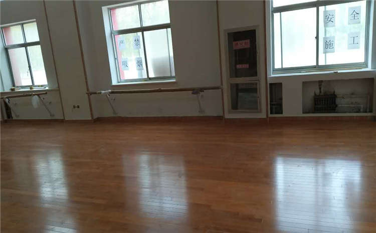 20厚籃球場實木地板一般多少錢？