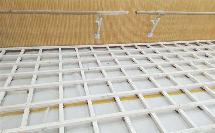 五角楓運動籃球地板廠家報價表