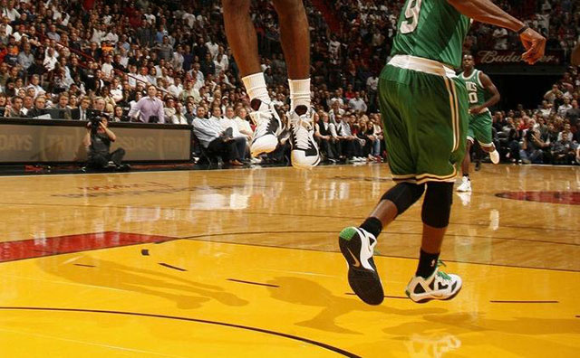 體育木地板結(jié)節(jié)有哪些分類？