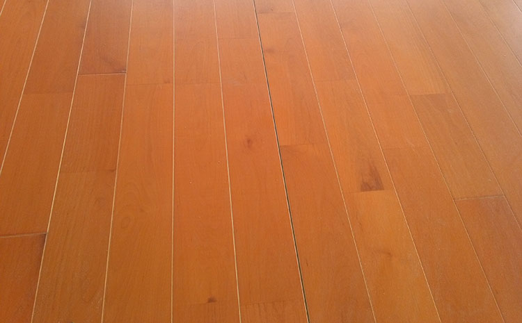 籃球場楓木運(yùn)動(dòng)木地板的清潔及保養(yǎng)