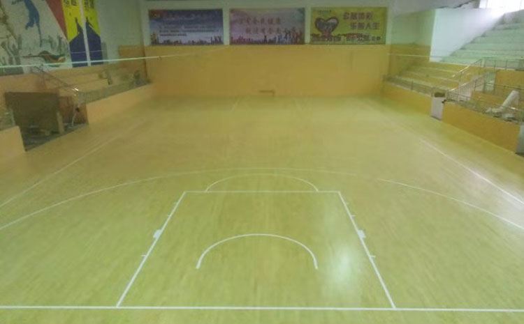 松木運(yùn)動(dòng)籃球地板怎么翻新