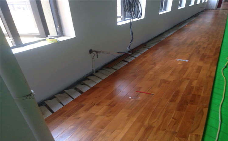 江蘇柞木實木運動地板品牌