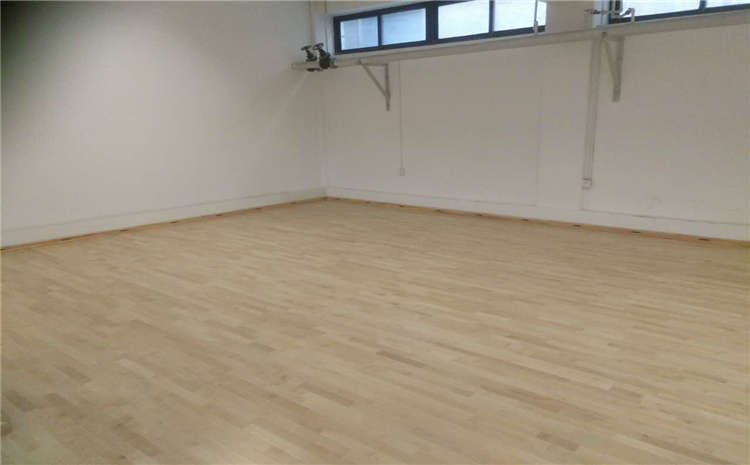 五角楓乒乓球館木地板主輔龍骨結(jié)構(gòu)