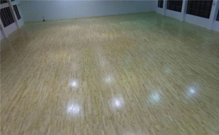 專業(yè)的籃球場地木地板批發(fā)價(jià)格