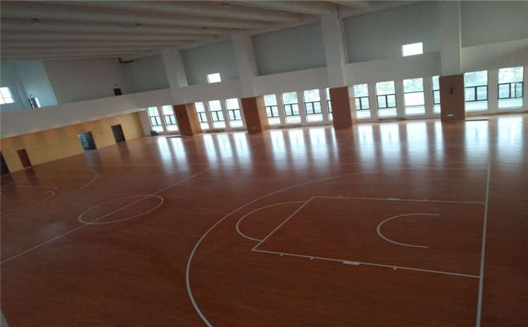 20厚風(fēng)雨操場(chǎng)運(yùn)動(dòng)地板價(jià)格是多少錢？