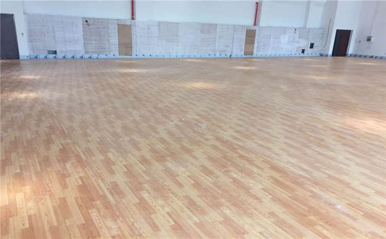 學(xué)校運(yùn)動籃球木地板施工