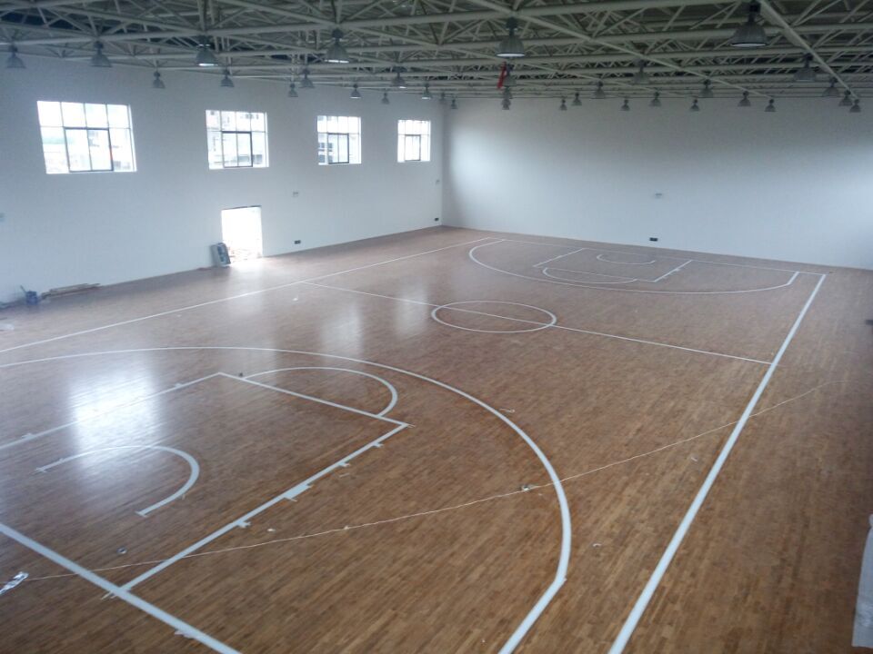 籃球場木地板圖片