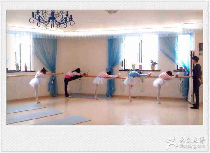 8種不可或缺的舞蹈室的基礎設備 8種不可或缺的舞蹈室的基礎設備