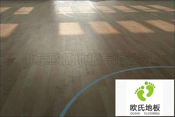 煙臺(tái)開(kāi)發(fā)區(qū)第十小學(xué)運(yùn)動(dòng)木地板工程案例