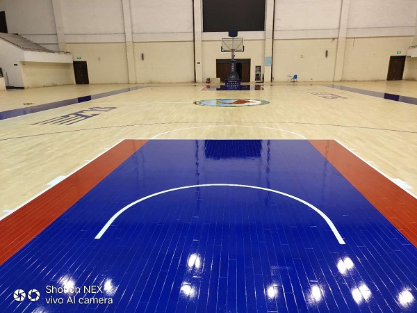 江蘇省溧陽中學(xué)體育館運(yùn)動(dòng)地板竣工