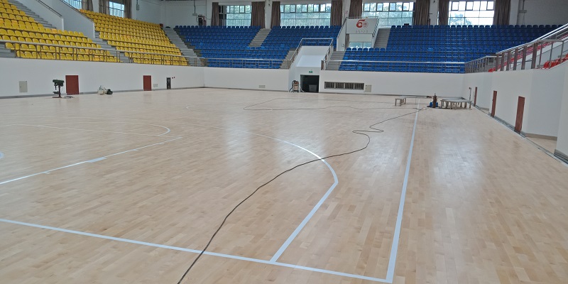 廣州外語(yǔ)外貿(mào)大學(xué)運(yùn)動(dòng)木地板安裝案例