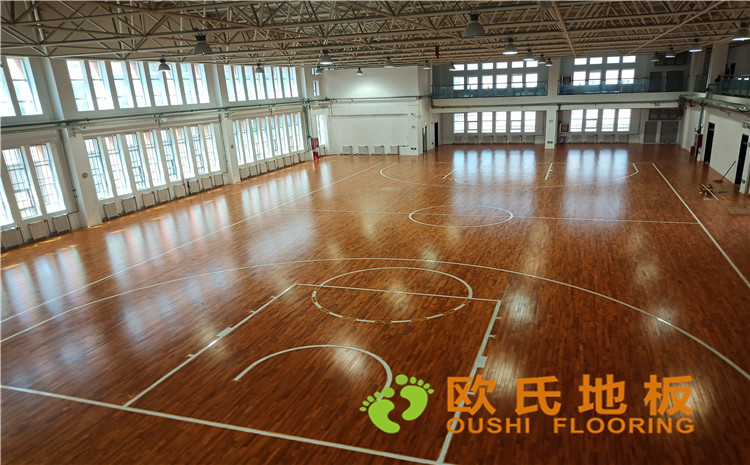 烏魯木齊烏蘇市第二中學體育館木地板項目