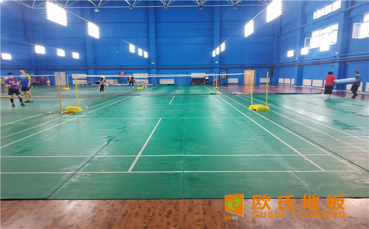 烏魯木齊東風(fēng)花苑小區(qū)羽毛球館木地板項(xiàng)目